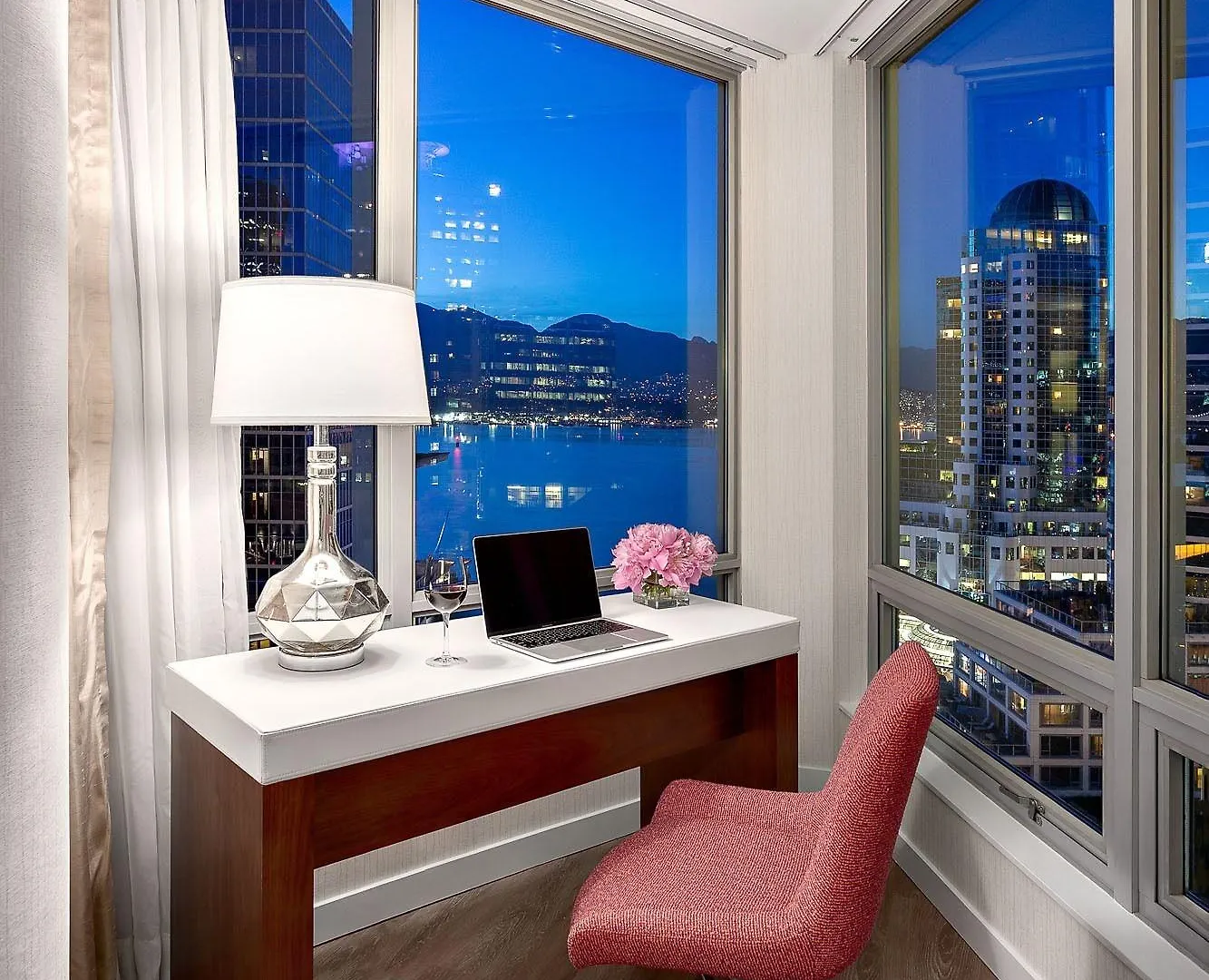 ****  Auberge Vancouver Hotel Canada