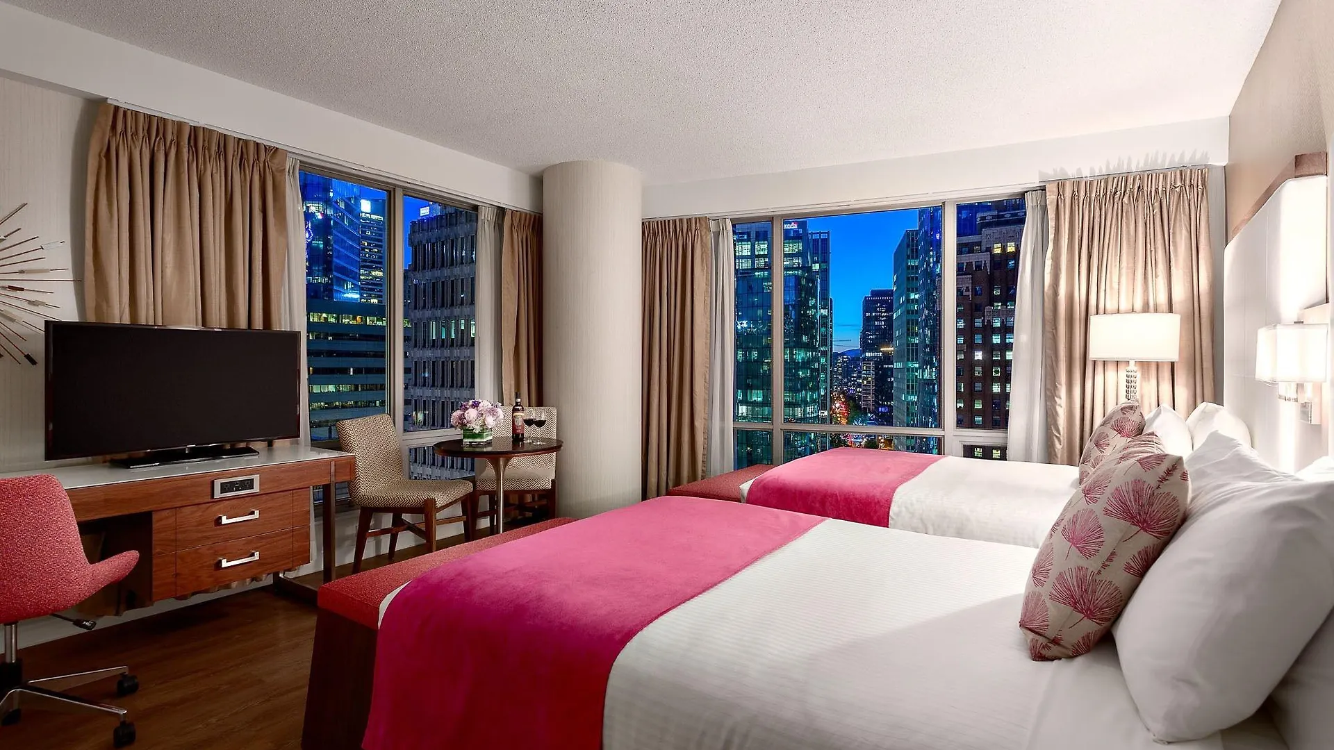 Auberge Vancouver Hotel 4*,