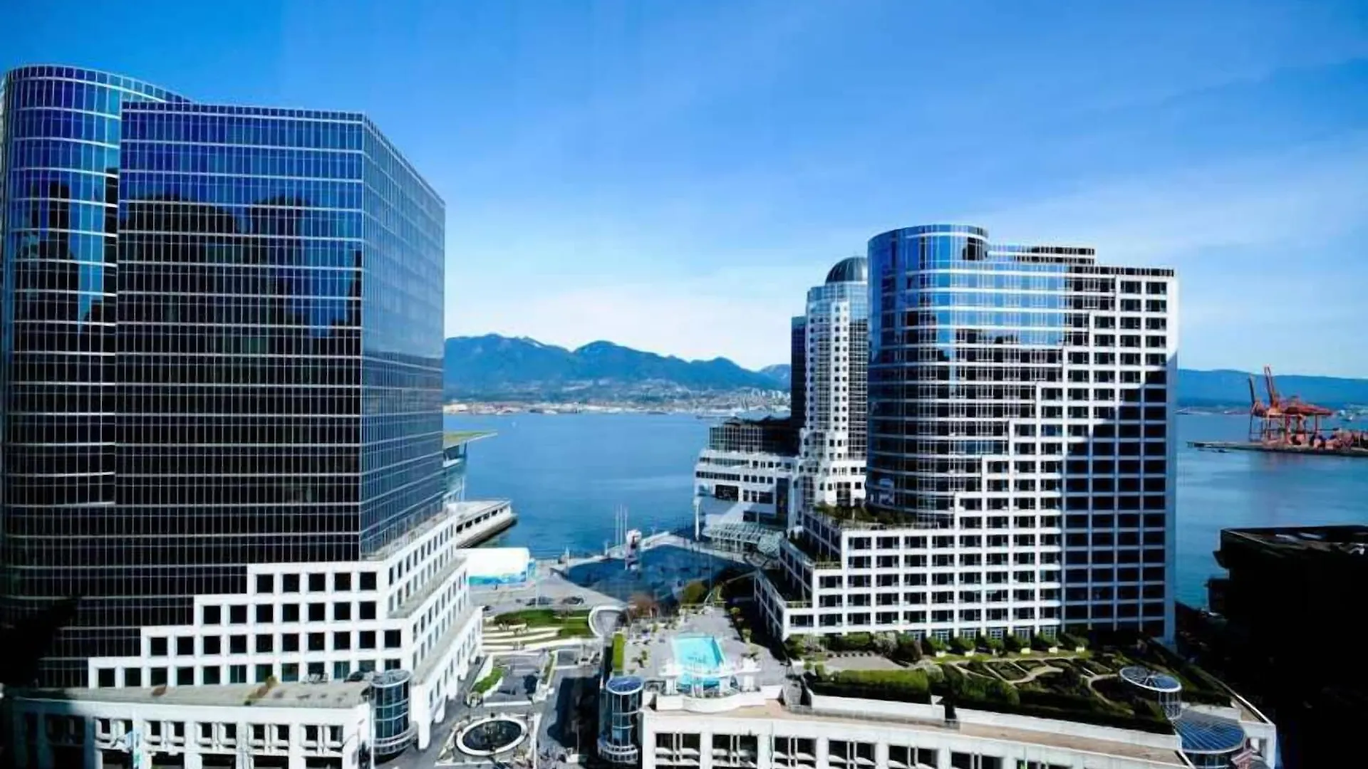 Auberge Vancouver Hotel