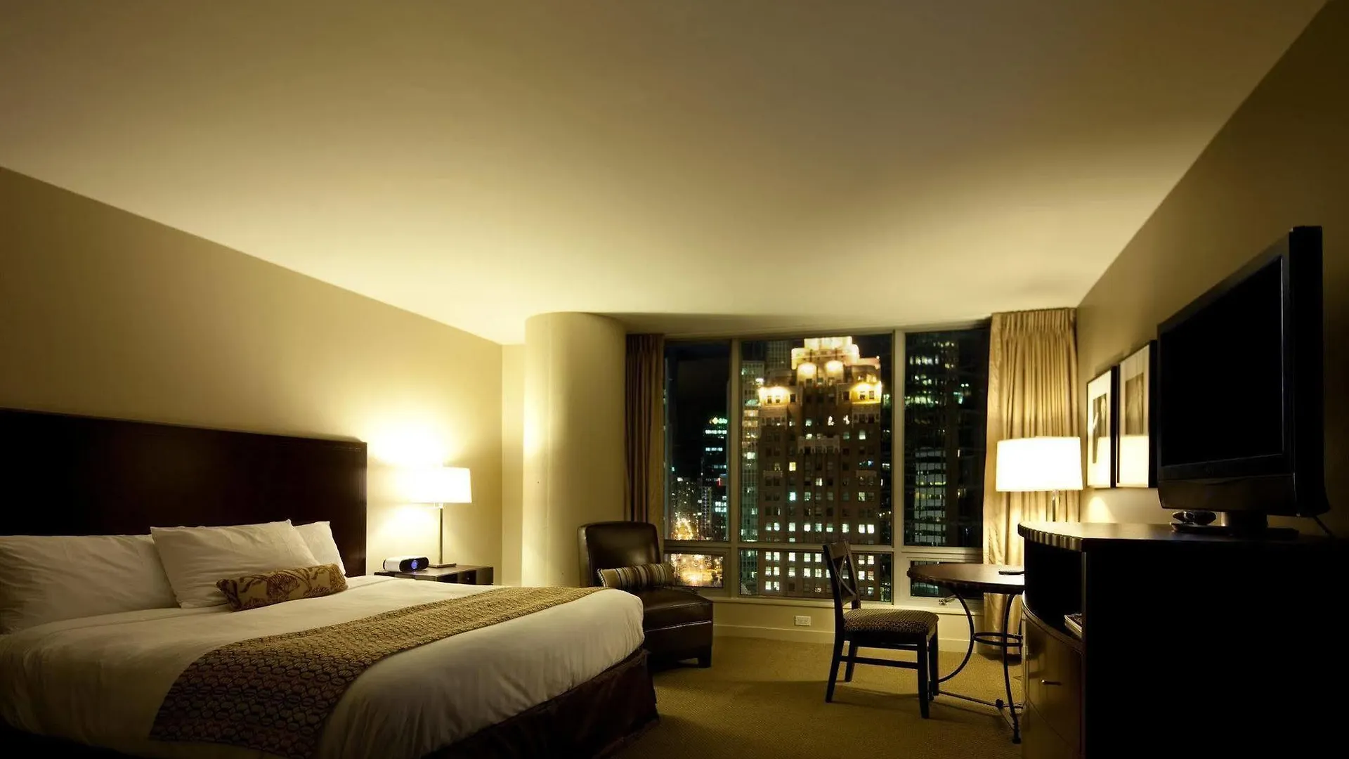 Auberge Vancouver Hotel